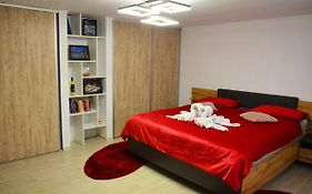 Lovely 2 Bedroom Apartment In The City Centre Of Oradea
